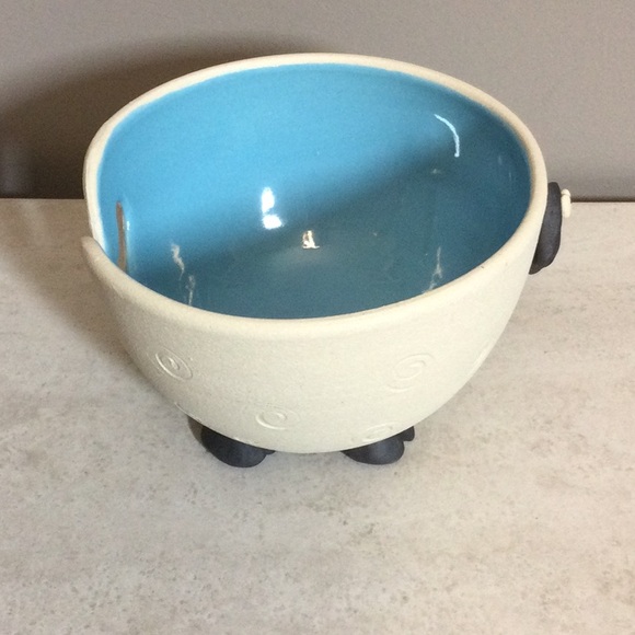 NWT Cute Whimsical Sheep Yarn Bowl with Blue Interior - Picture 4 of 7